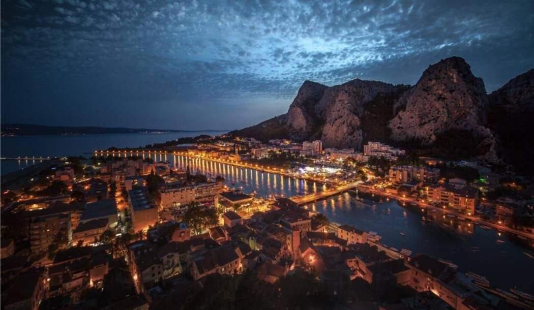 Geek Apartment Omis Exterior photo